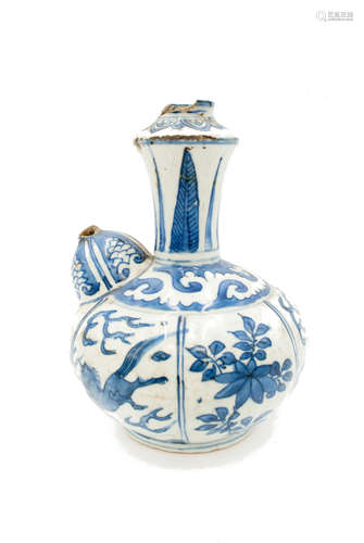 A Chinese blue and white porcelain kendi, Ming Dynasty, Wanli (1573-1619),