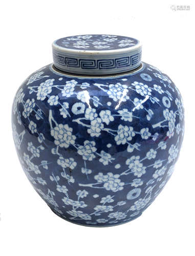 A Chinese blue and white prunus blossom pattern ginger jar and cover, late 19th century,