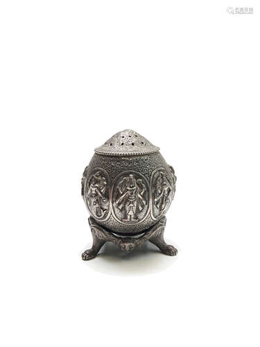 A silver ovoid pounce pot, by P Orr and Sons, Madras, height 8cm, 136g.