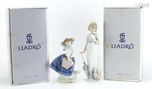 Two Lladro figurines including Summer Stroll both with boxes, numbered 7611 and 5222, the largest