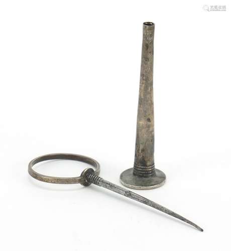 18th century silver pipe tamper with prick, possibly Dutch, 7cm high, approximate weight 5.2g :