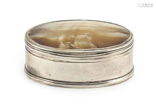 Georgian unmarked silver snuff box, the hinged lid set with mother of pearl, 6.5cm wide : For