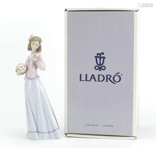 Lladro figurine Innocence in Bloom with box, numbered 7644, 25cm high : For Further Condition