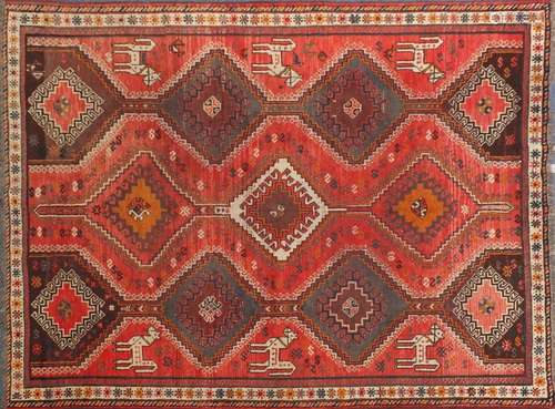 Rectangular Persian Shiraz carpet, 280cm x 206cm : For Further Condition Reports and Live Bidding