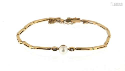 9ct gold pearl and diamond bracelet, 16cm in length, approximate weight 5.5g : For Further Condition