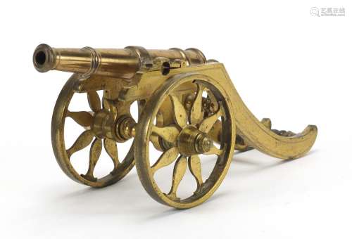 Georgian bronze table cannon, 25.5cm in length : For Further Condition Reports Please Visit Our