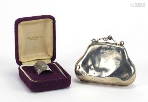 Silver concertina coin purse and a silver thimble, the purse 7cm wide, approximate weight 39.2g :