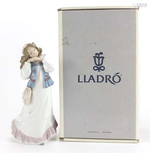 Lladro figurine Dreams of a Summer Past with box, numbered 6401, 25cm high : For Further Condition