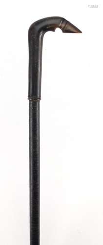 Horn handled hoof design walking stick, possibly rhinoceros horn, 88cm in length : For Further