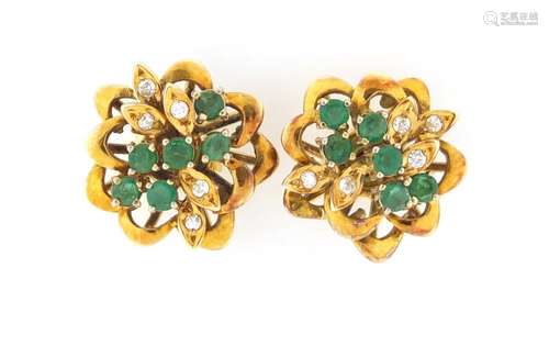 Pair of 18ct gold emerald and diamond flower head earrings, 1.4cm in diameter, approximate weight