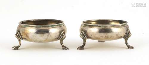 Pair of 18th century three footed open salts, T S London 1772, 6.2cm in diameter, approximate weight