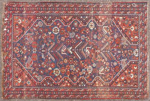 Rectangular Persian rug depicting animals, 152cm x 108cm : For Further Condition Reports and Live