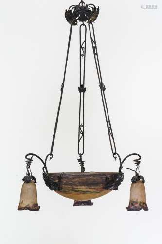 Jugendstil-DeckenlampeMuller Frères Luneville, signiert, Glasschale und drei Glocken mit bunten