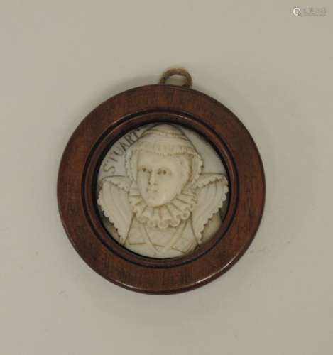MedaillonElfenbein, fein geschnitten. Brustbild von Maria Stuart, o.L. bez. 