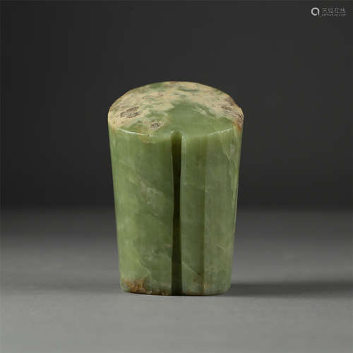 CHINESE ANCIENT JADE HORST TOE SHAPED CARVING