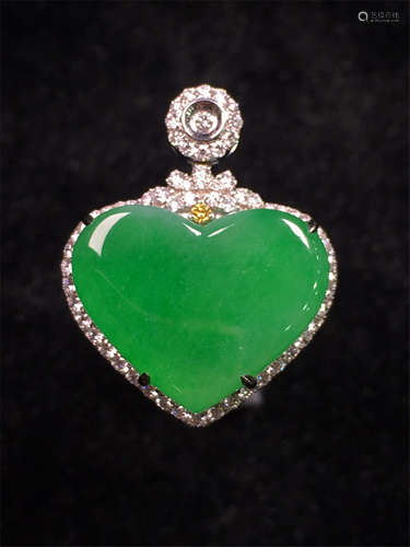 18K WHITE GOLD DIAMOND NATURAL JADEITE HEART SHAPED PENDANT