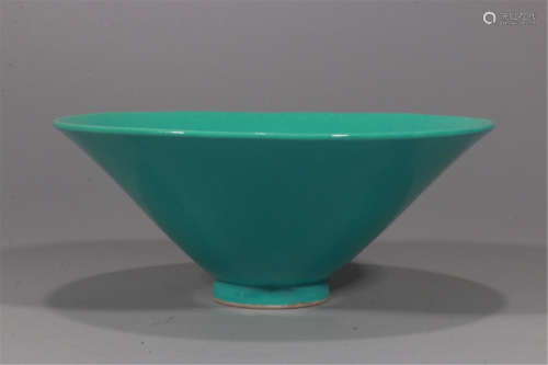 CHINESE PORCELAIN TURQUOISE GLAZE BOWL