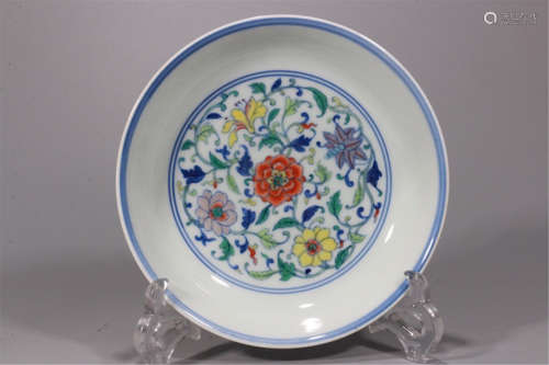 CHINESE PORCELAIN DOUCAI FLOWER PLATE