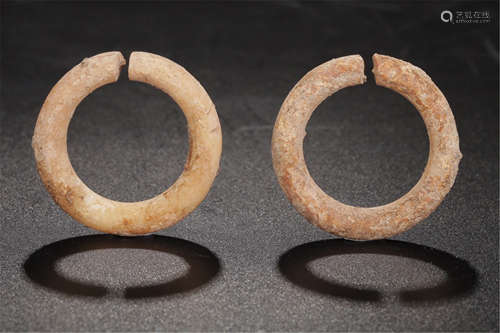 PAIR OF CHINESE ANCIENT JADE RINGS