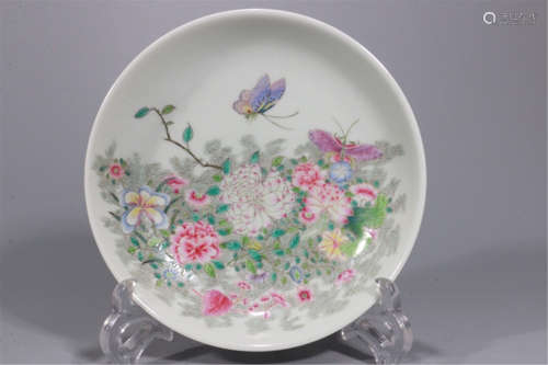 CHINESE PORCELAIN FAMILLE ROSE BUTTERFLY AND FLOWER PLATE