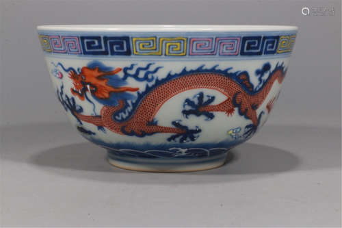 CHINESE PORCELAIN BLUE AND WHITE FAMILLE ROSE DRAGON BOWL