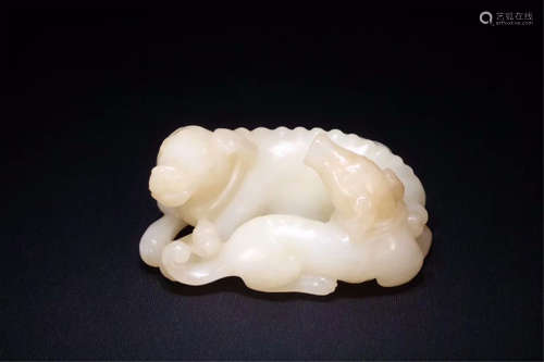 CHINESE WHITE JADE DOGS TABLE ITEM