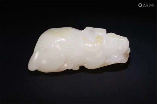 CHINESE WHITE JADE BEAST TABLE ITEM