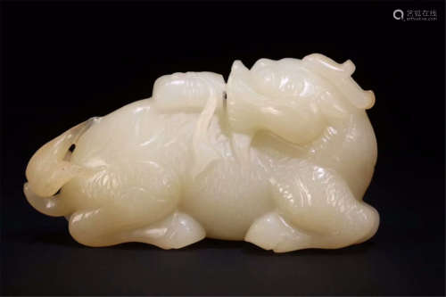 CHINESE WHITE JADE BEAST TABLE ITEM