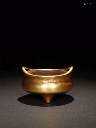 CHINESE GILT BRONZE TRIPLE FEET ROUND CENSER