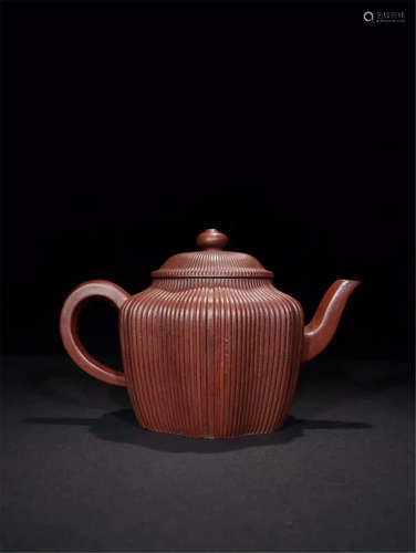 CHINESE YIXING ZISHA CLAY TEA POT