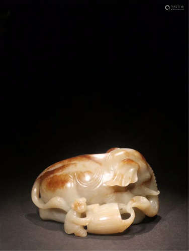 CHINESE GREY JADE ELEPHANT TABLE ITEM