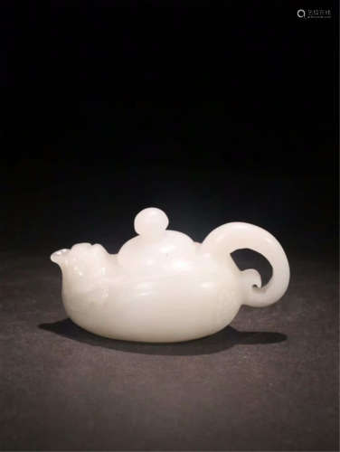 CHINESE WHITE JADE TEA POT