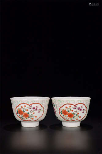 PAIR OF CHINESE PORCELAIN FAMILLE ROSE FLOWER CUPS