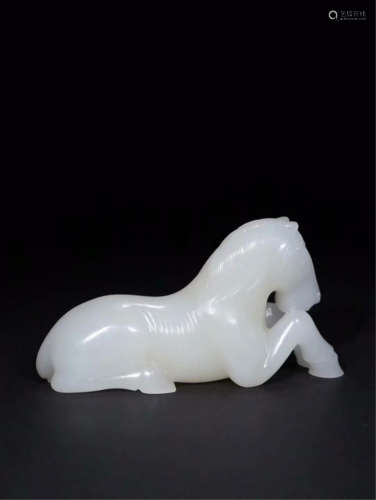 CHINESE WHITE JADE COUCHING HORSE TABLE ITEM