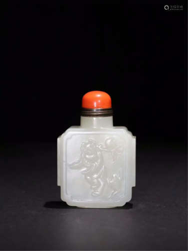 CHINESE WHITE JADE BOY PLAYING SNUFF BOTTLE