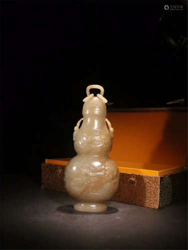 CHINESE SUGAR JADE DOUBLE GOURD VASE