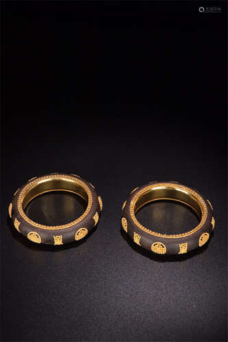 PAIR OF CHINESE GILT SILVER BEAD AGALWOOD BANGLES