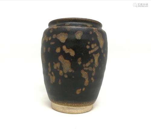 A JIZHOU YAO TEA  JAR, SOUTHERN SONG DYNASTY