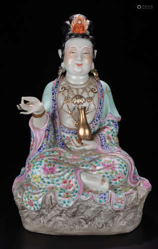 A FAMILLE ROSE GLAZE GUANYIN BUDDHA