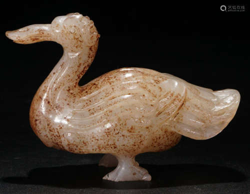 A HETIAN JADE CARVED DUCK SHAPED PENDANT