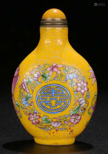 A GLASS WRAPPED FLOWER PATTERN SNUFF BOTTLE