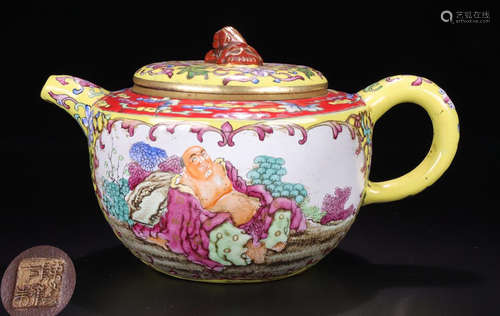 A ZISHA WITH ENAMELED GLAZE BUDDHA PATTERN TEA POT