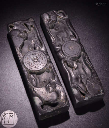 PAIR DUAN STONE CARVED BATS PATTERN PAPER WEIGHT