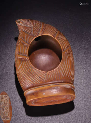 A SONGHUA STONE CARVED PEN WASHER