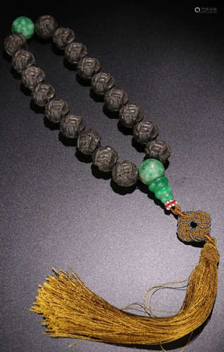 A CHENXIANG WOOD BEADS STRING BRACELET