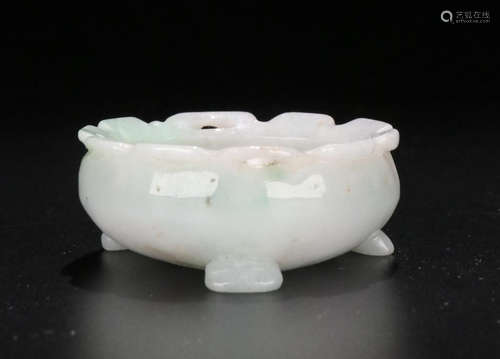 A JADEITE CARVED FLOWER PATTERN TRIPOD CENSER