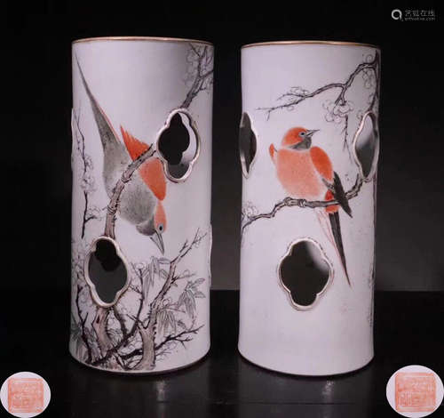 PAIR SHALLOW GLAZE STORY PATTERN PEN HOLDER