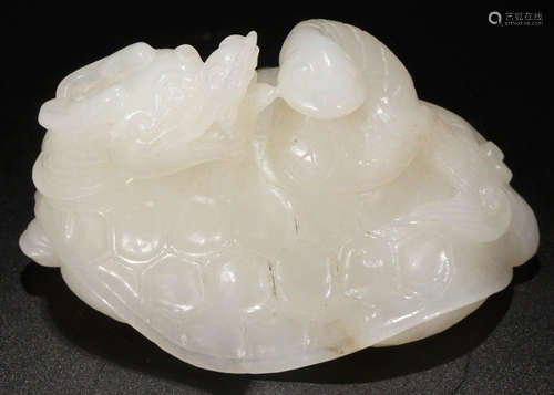 A HETIAN JADE CARVED DRAGON TURTLE SHAPED PENDANT