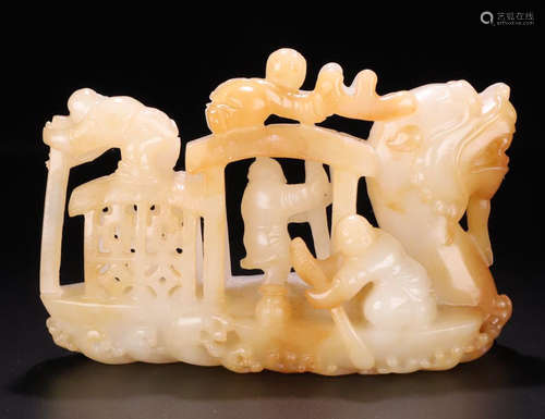 A HETIAN JADE CARVED SHIP SHAPED PENDANT