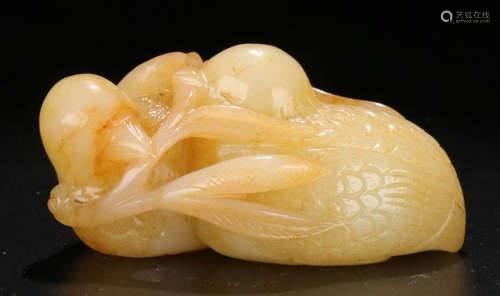 A HETIAN JADE CARVED SWALLOW SHAPED PENDANT